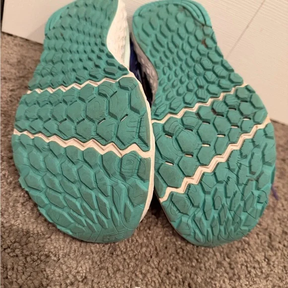 New Balance Women's Athletic Shoes in Purple and White - Picture 4 of 4